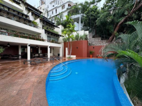 Luxury Oceanview Condo with heated Pool